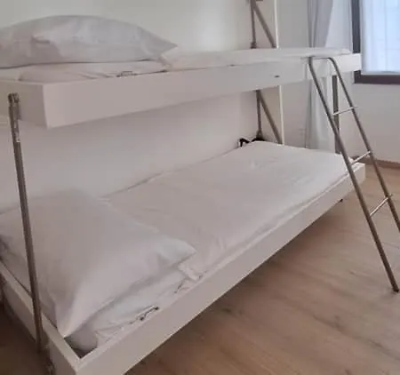 Trieste Guest House Apartamento *